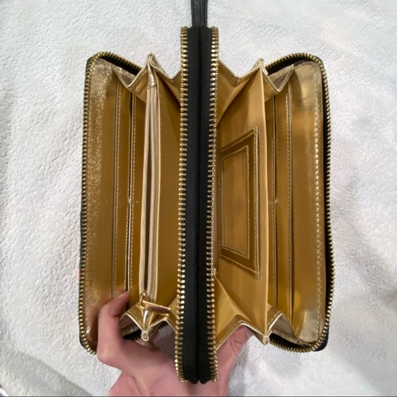 Floral Double-Sided Wristlet Wallet - Picture 6 of 9